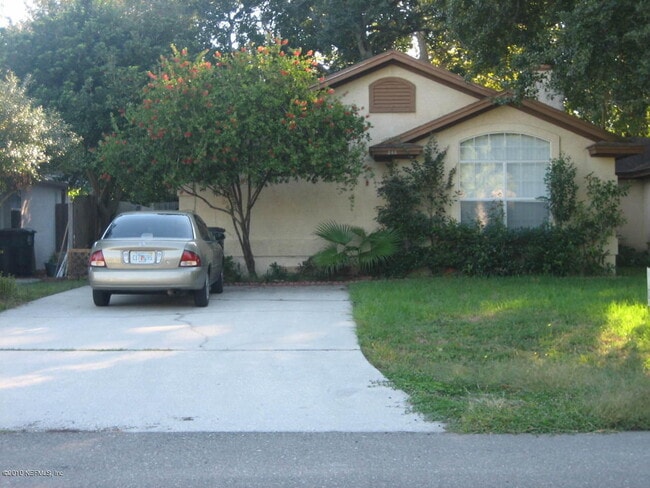 Photo - 141 Jasmine St