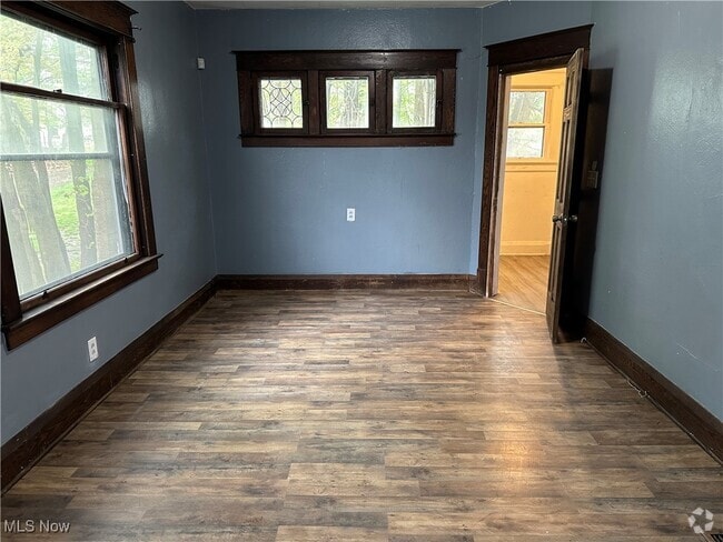 Building Photo - 526 Lexington Ave Rental