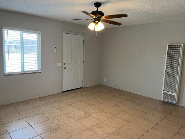 Photo - 263 N Evans St