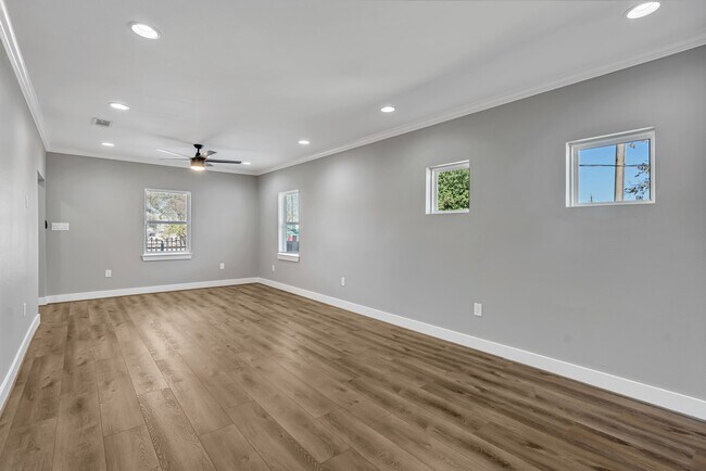 Photo - 430 N Hutcheson St
