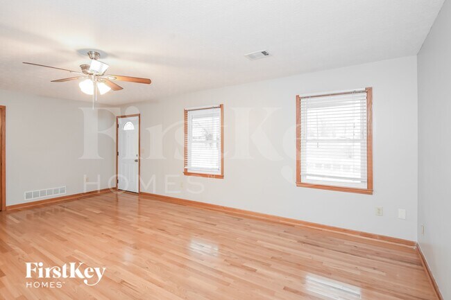 Photo - 72 Hickory Glen Way