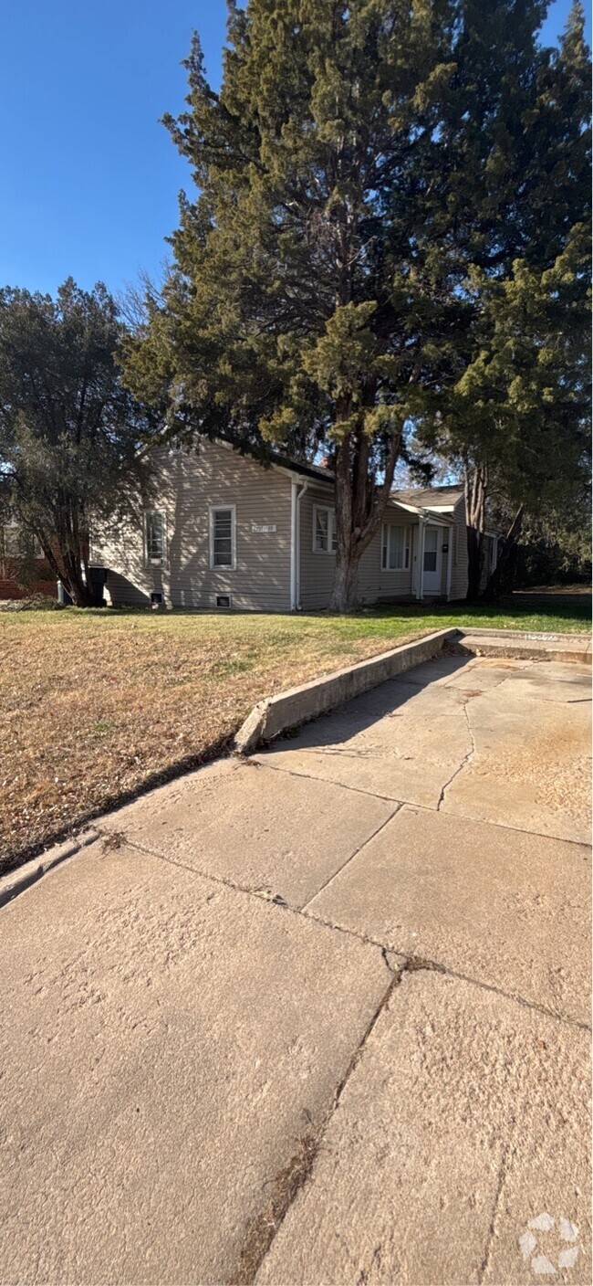 Building Photo - 2237 S Glendale Rental