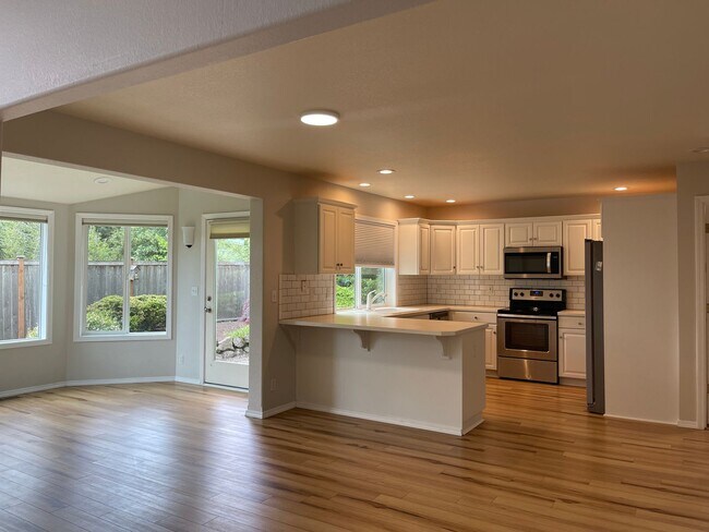 Photo - In town Poulsbo neighborhood large 4 bedroom now available