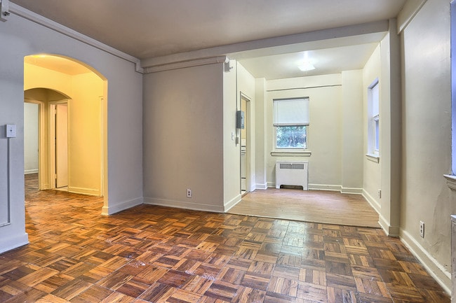 Photo - Bellevue Towers