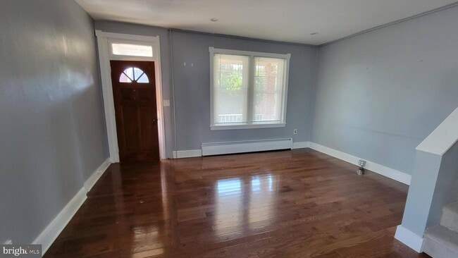 Photo - 232 W 4th Ave