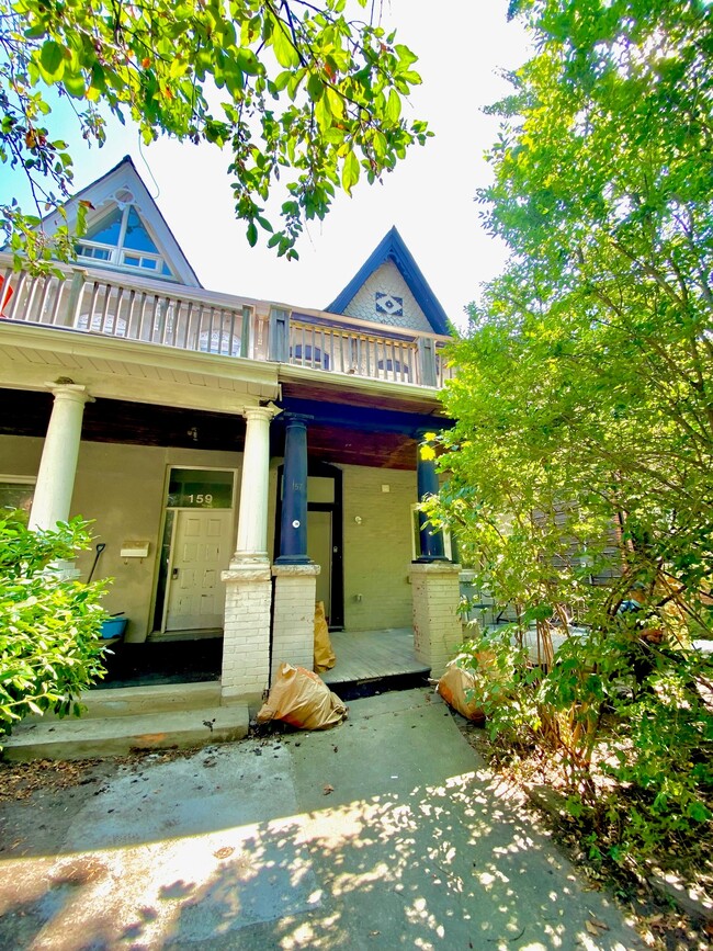 Photo - 157 Huron St