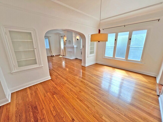 Photo - 335 N Orange Grove Ave Unidad 1