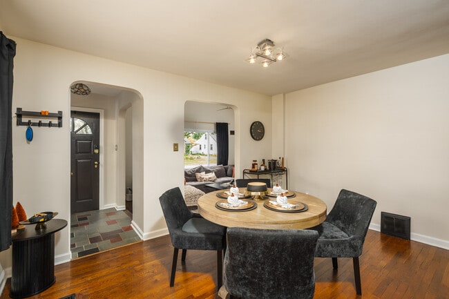 Photo - 195 S Sylvan Ave