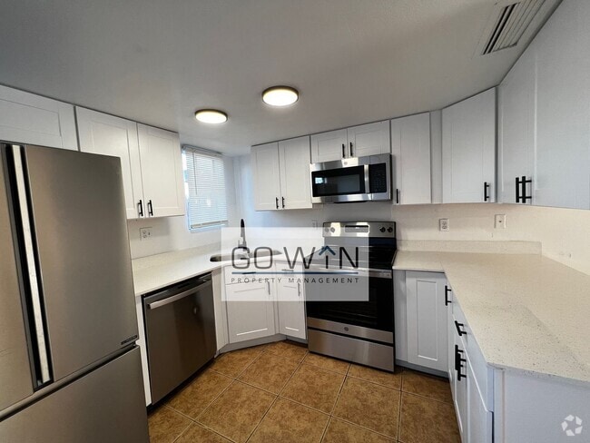 Building Photo - 15601 N 30th St Unit 8 Rental