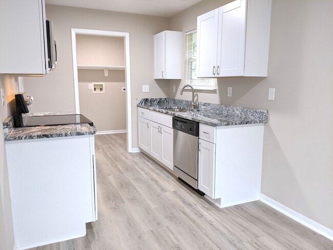 Photo - August 2026 Move In! Remodeled 3 Bed, 2 Ba...