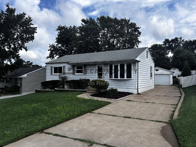 Photo - 10922 Juniper Ct
