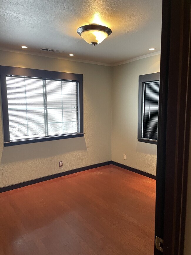 Photo - Adorable 2 bed/1 bath home in quiet neighb...