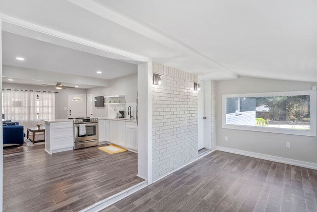 Photo - 8170 Huntington Dr