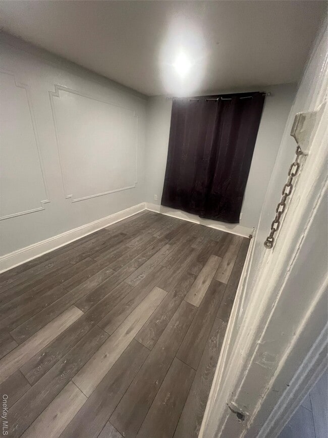 Photo - 211-07 Jamaica Ave