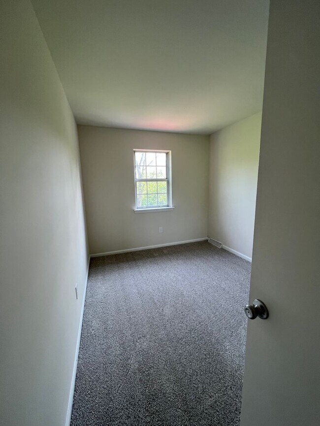 Photo - 3BR Townhome - Northampton School District