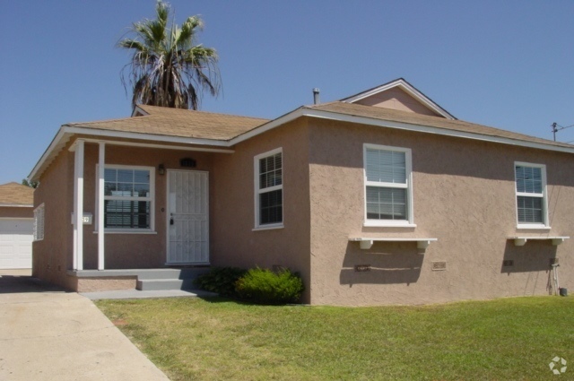 Building Photo - South Park - House with Detached 2 Car Gar...