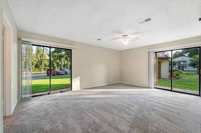 Photo - 15919 Golf Club Dr Unit 112