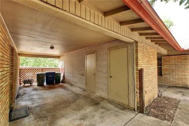 Photo - 607 Bellevue Pl