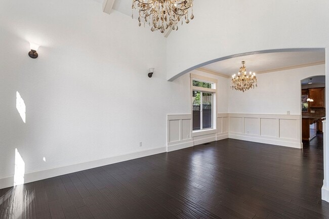 Photo - Stunning Large Home with 3 primary bedrooms + Tons of Amenities, Amazing Backyard !