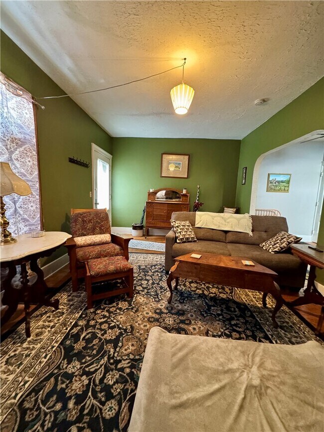 Photo - 275 Rosedale St