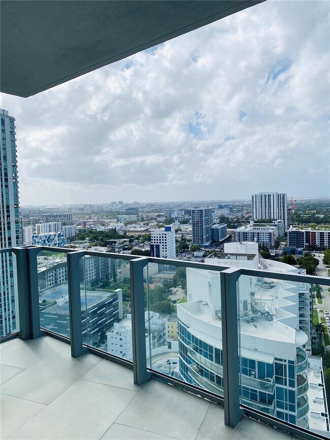 Photo - 2900 NE 7th Ave Unidad 2701