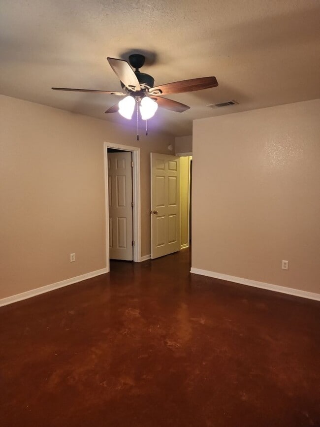 Photo - 1606 Libby Ln Unit A