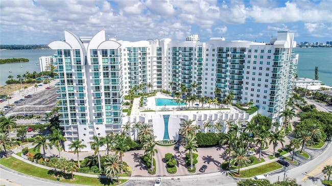 Building Photo - 7900 Harbor Island Dr Unit 512