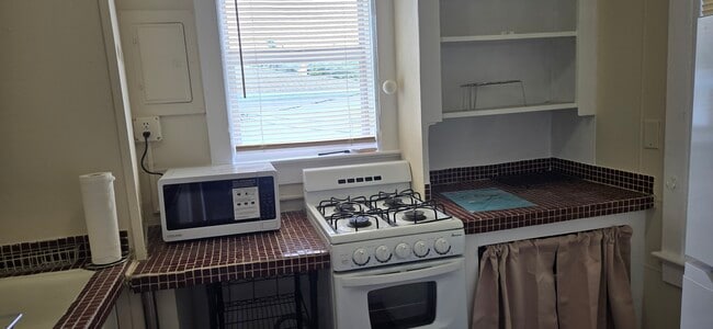 Photo - 1836 Jackson St Unidad #12 -2nd floor Guesthouse