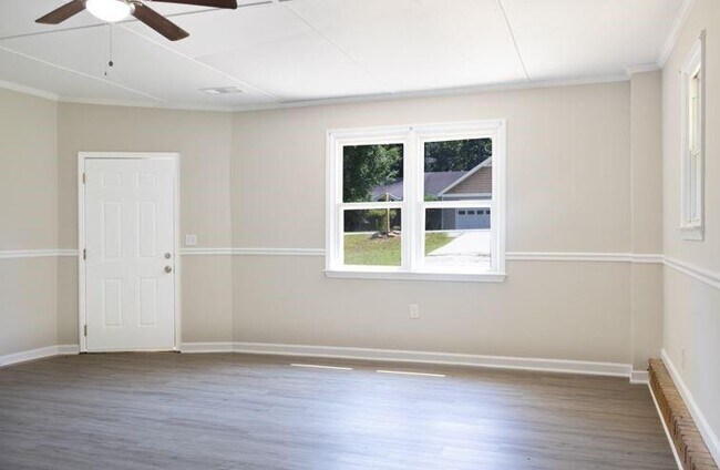 Photo - 130 Rosewood Dr