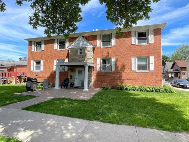 Building Photo - 15 S Charter St Unit #1 &#2 Rental