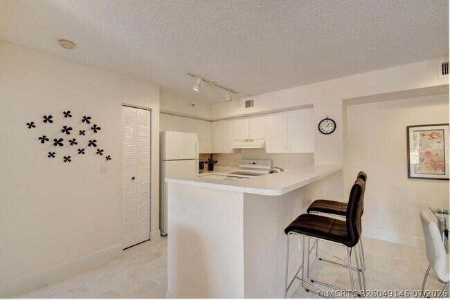 Photo - 135 Yacht Club Way Unit 207