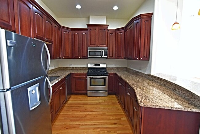 Photo - 5140 N Clark St Unit 5140-4