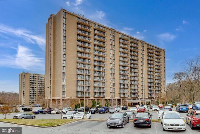 Photo - 6100 Westchester Park Dr Apartamento Unidad 1211