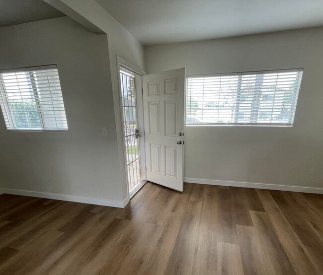 Photo - 241 E 8th St