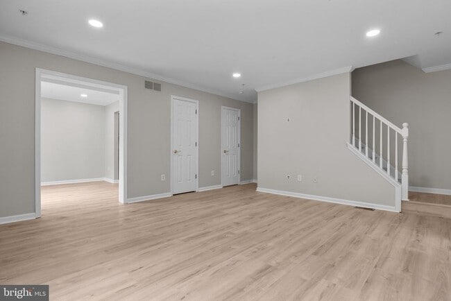 Photo - 115 Goldfinch Ct