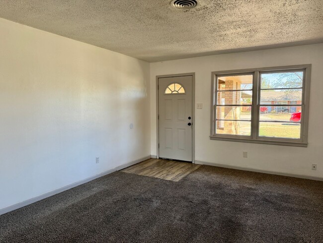 Photo - Adorable 3/1.5/1 in Great Location! Minutes from Tech and Hospitals!