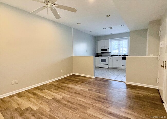 Photo - 142 W Boston Post Rd Unit 2-A