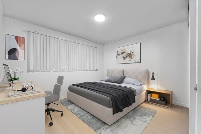 Photo - 925 W 30th St Unit 4