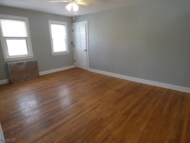 Photo - 672 Mt Hope Ave Unit 4