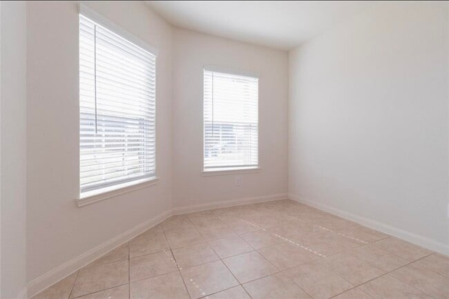 15310 Albert Oak Dr