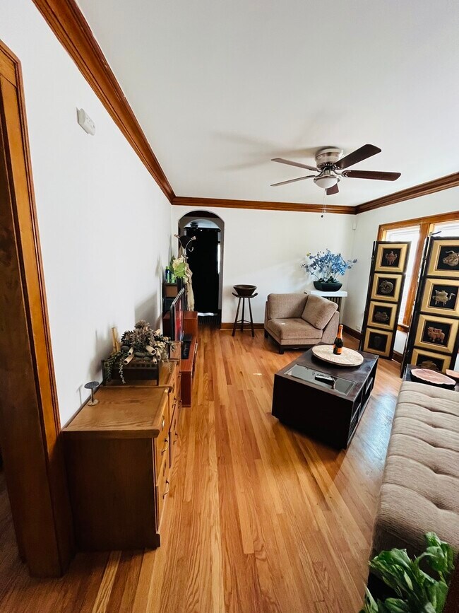 Photo - 5133 W Wrightwood Ave