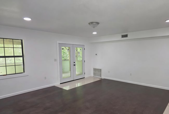 Photo - 2417 Robertsdale Rd