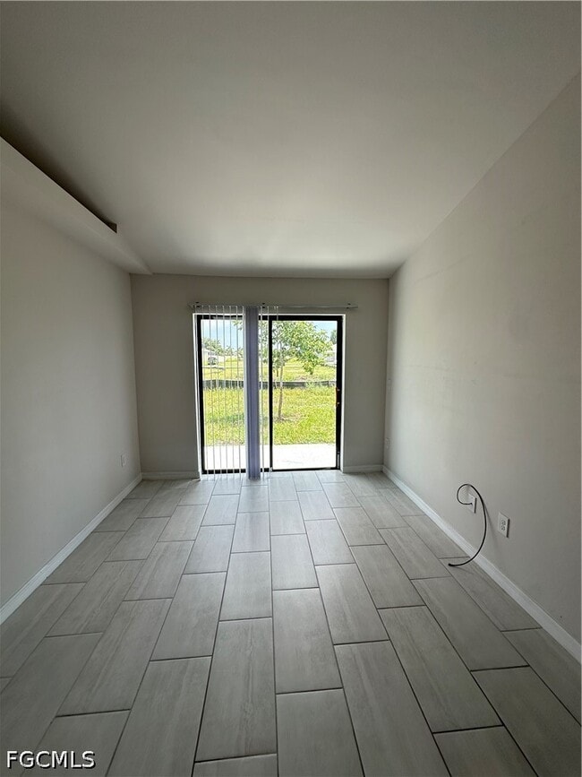 Photo - 606 SE 8th St