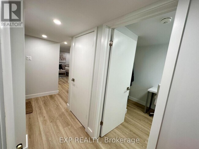 Photo - 44 Sherry Ln