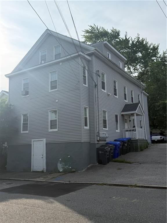 Building Photo - 66 Borinquen St Unit 1