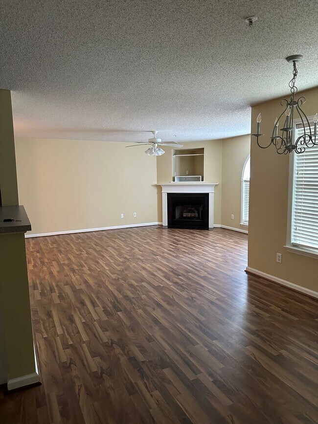 Photo - Deacon Ridge Condo! Convenienct to WFU, sh...