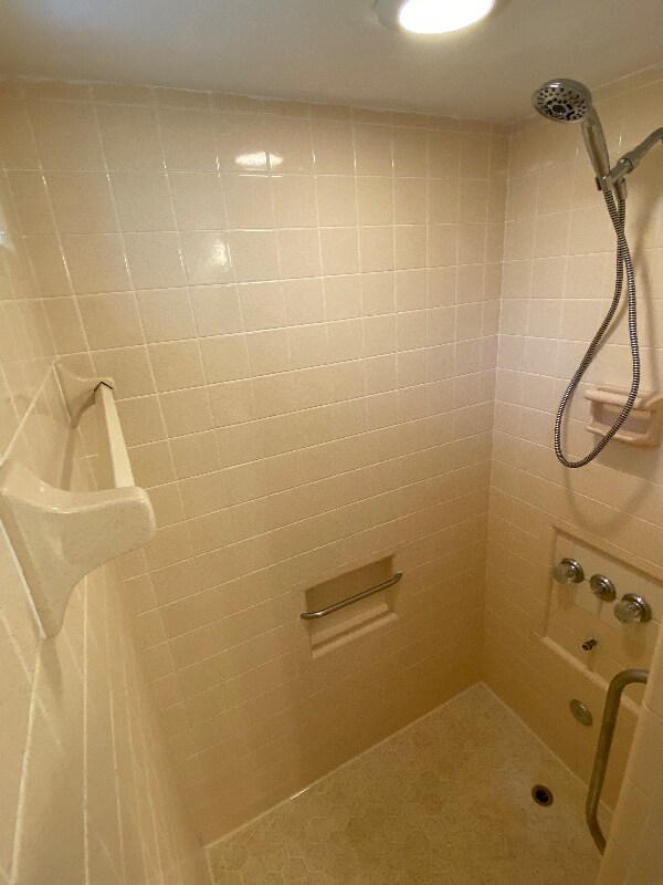 Photo - 2903 E Michigan St