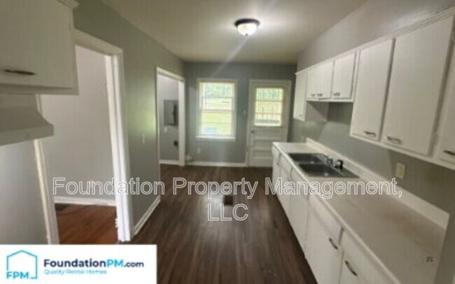 Photo - 2324 Slocum Ave