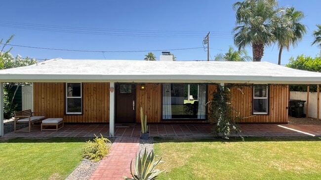 Building Photo - 630 N Hermosa Dr