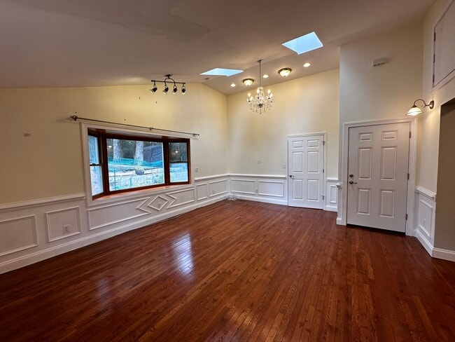 Photo - 1712 Henry Rd